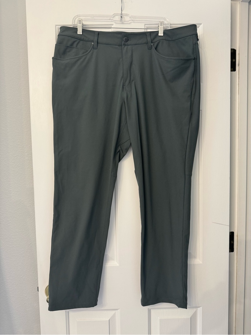 Lululemon ABC 5 Pocket Pant in Dark Green, 38 x 30”